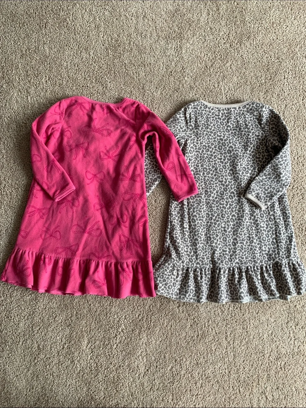 2 night gowns